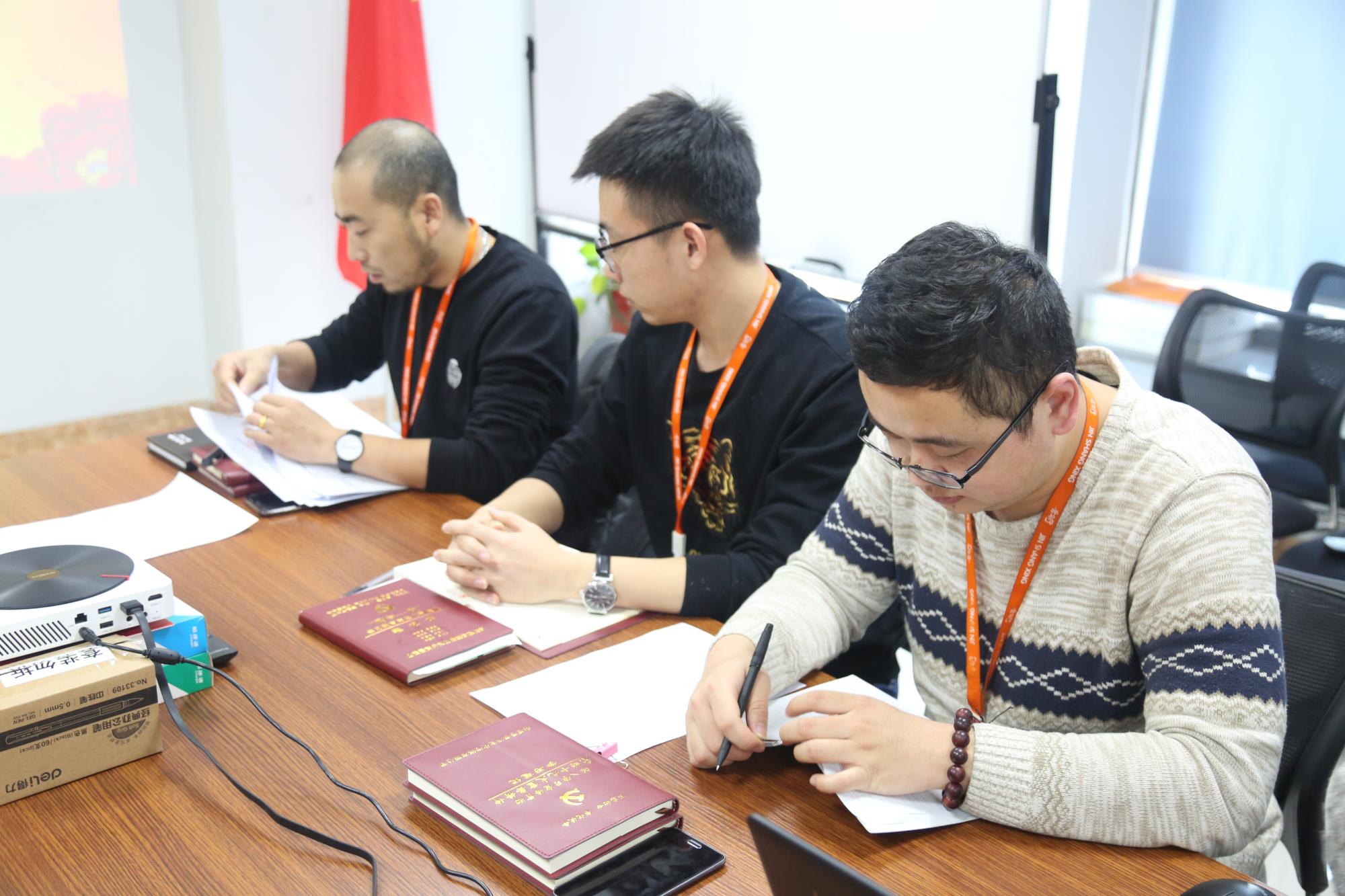 微信图片_20171216213312(1).jpg